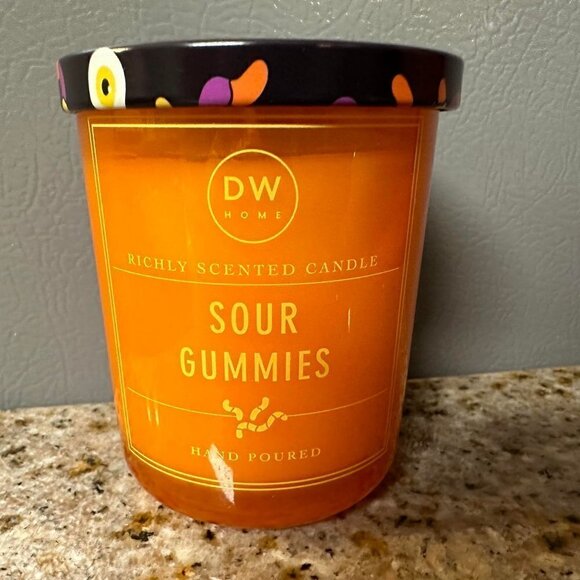 DW HOME SOUR GUMMIES RICHLY SCENTED CANDLE - Picture 4 of 6